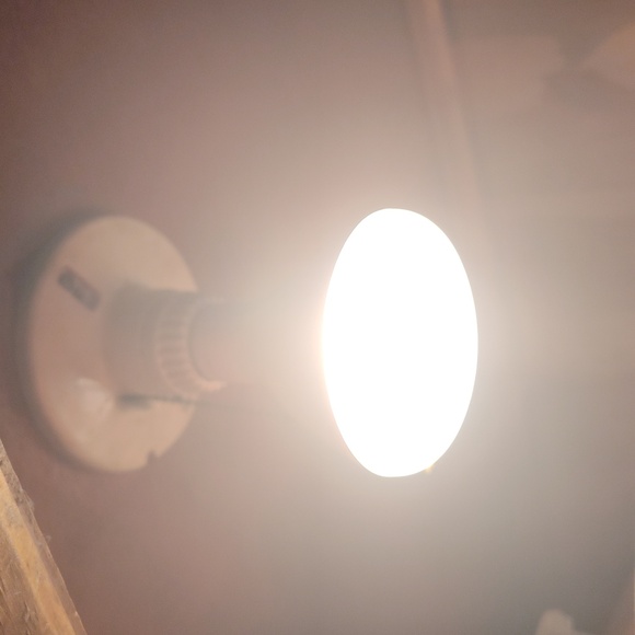 Cree 2-pack Flood Lights Bulb LED 680 Lumens 2700K 8.5W 120V 80mA TBR30-06527 - Picture 6 of 6